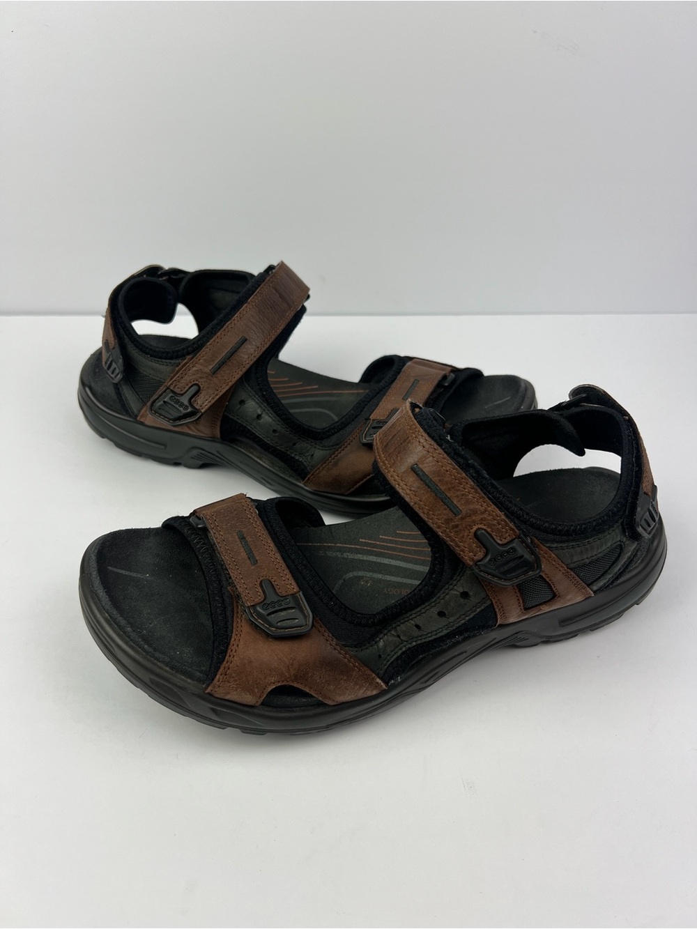 Ecco Men's Brown and Black Outdoor Strapped Sandals